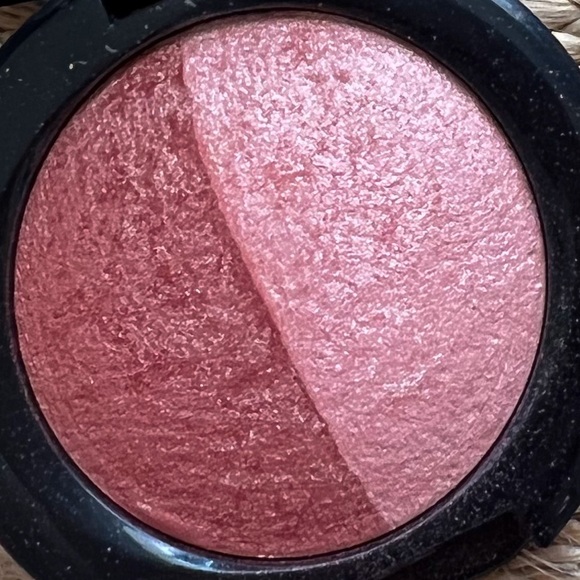 Victoria’s Secret Blush Makeup Bundle - Picture 4 of 6